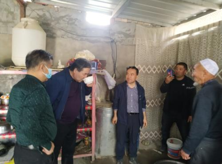 规设局对阿克陶县2020年脱贫攻坚农村饮水安全工作进行检查指导